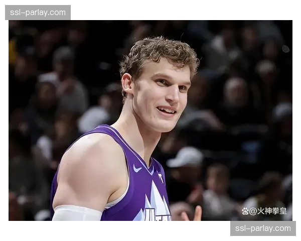 马尔卡宁命中压哨三分将比赛拖入加时，盐湖城主场沸腾