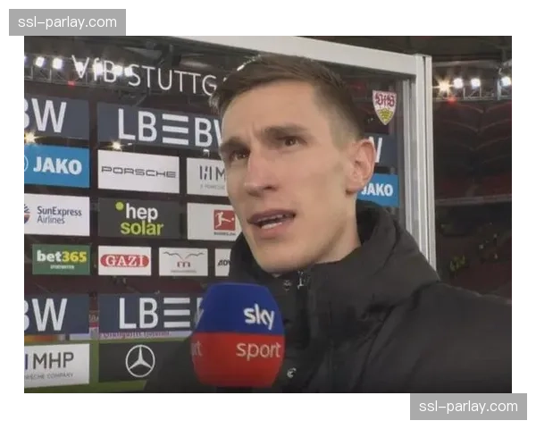 施洛特贝克与多特蒙德续约引发球迷不满，高层呼吁理性对待